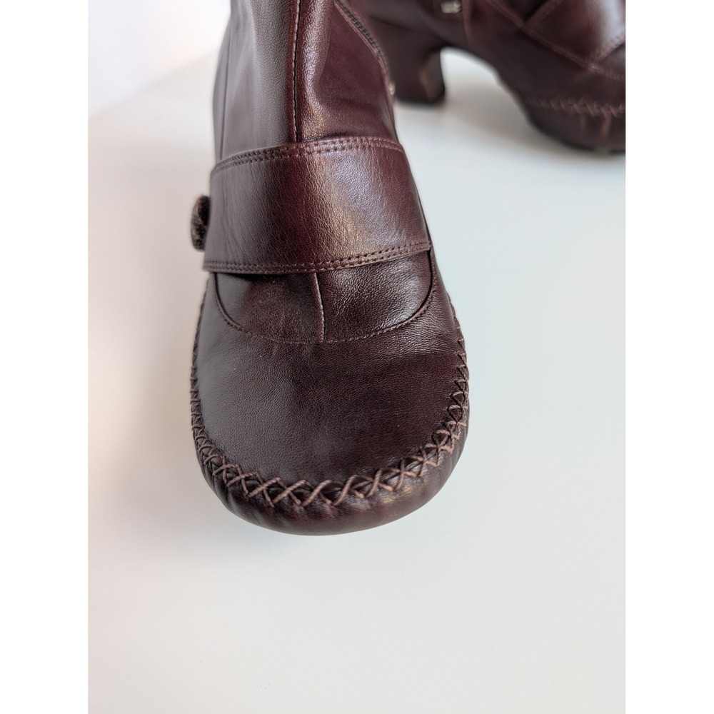 Indigo by Clarks Women Ankle Boots Burgundy Leather Whipstitch Button Heel 8.5 - Picture 5 of 10